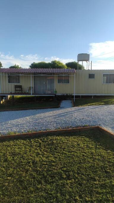 Villa Casa Container Azul. Bage